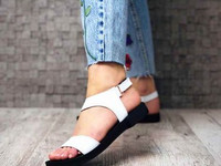 Код 3819 Удобные босоножки Vivian. Натуральная кожа. Каблук 2,5см, под