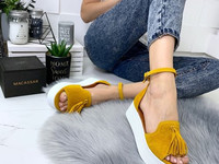 Код 11882 Босоножки = Tassels =, цвет: MUSTARD  материал: НАТУР. ЗАМШ
