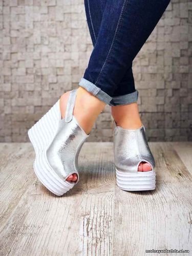 Код 3688 Босоножки Creative. Натуральная кожа. Танкетка сзади 11,5 см,