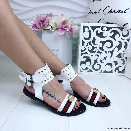 Код 632  Босоножки GUCCI,  цвет белый,  материал эко кожа , декор мета