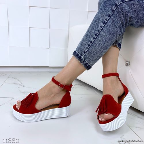 Код 11880 Босоножки = Tassels =, цвет: RED материал: НАТУР. ЗАМШ , под