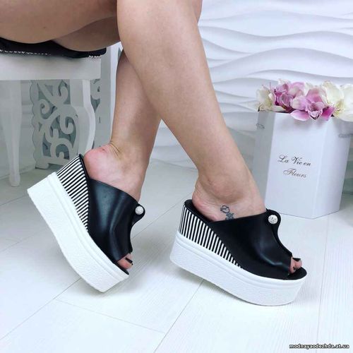 Код 945  Шлепки STYLE,  цвет черный,  материал эко кожа,  декор бусины