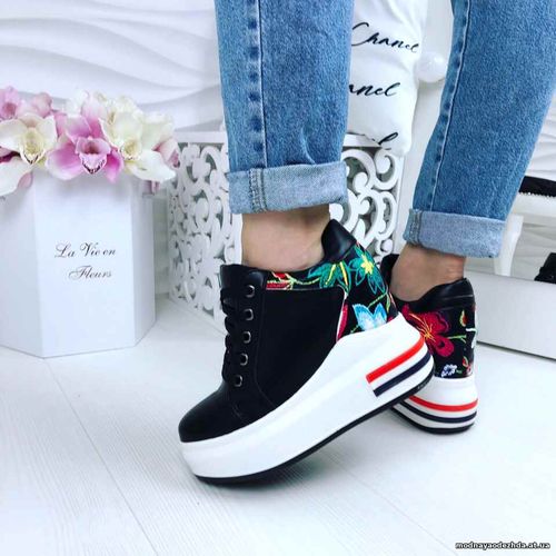 Код 304  Кроссы на платформе Flowers,  цвет черный,  материал эко кожа