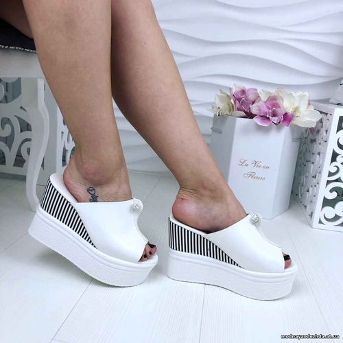 Код 944  Шлепки STYLE,  цвет белый,  материал эко кожа,  декор бусины